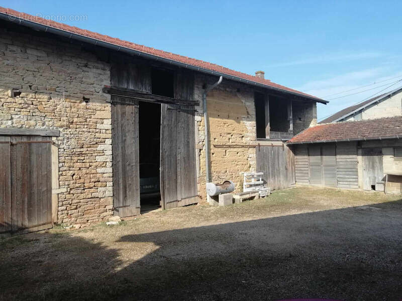 Maison à PONT-DE-VAUX