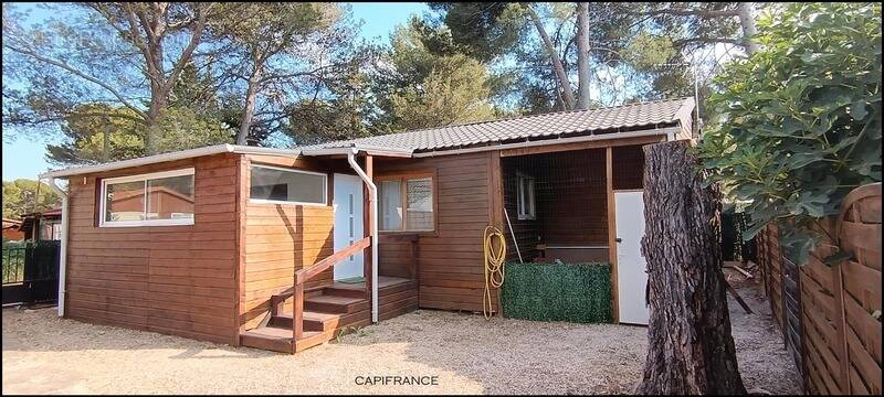 Maison à LE CASTELLET