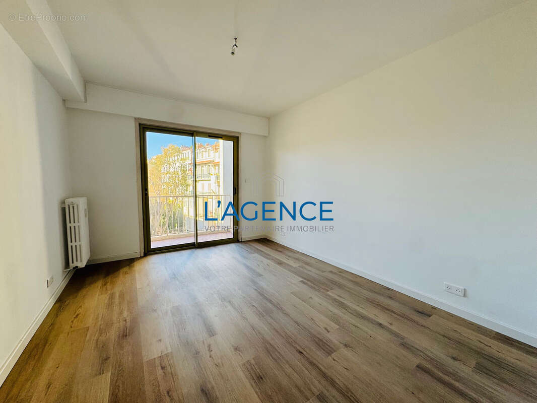 Appartement à HYERES