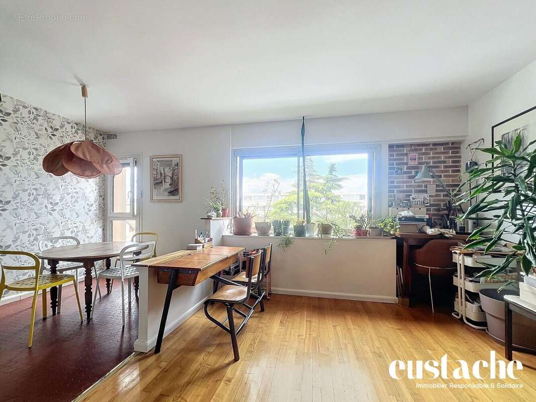 Appartement à PARIS-19E