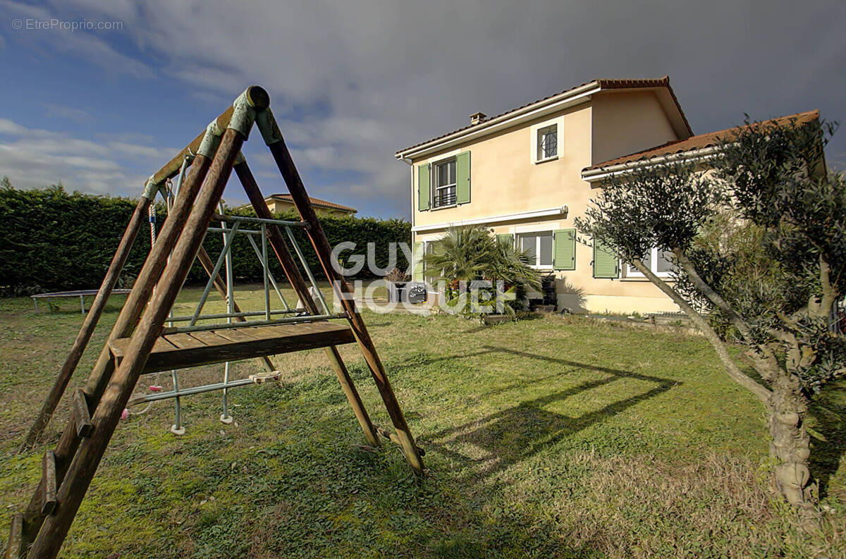 Maison à L&#039;ISLE-D&#039;ABEAU