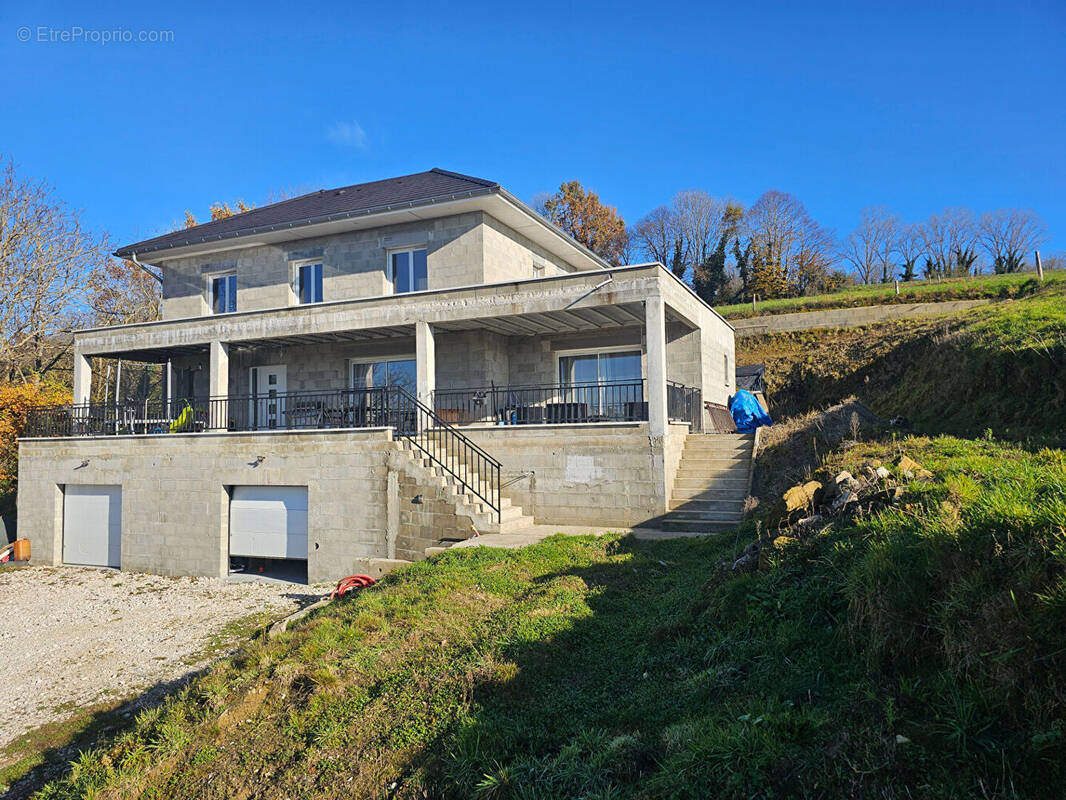 Maison à SAINT-GENIX-SUR-GUIERS