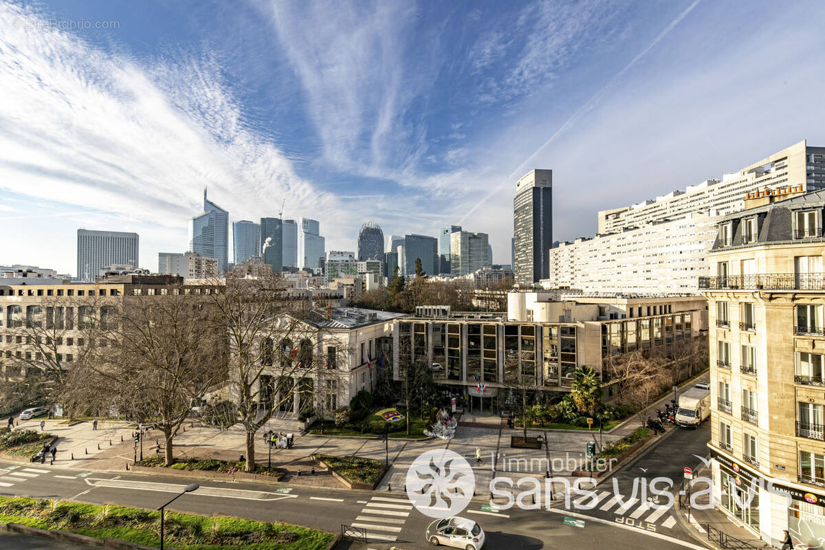 Appartement à COURBEVOIE