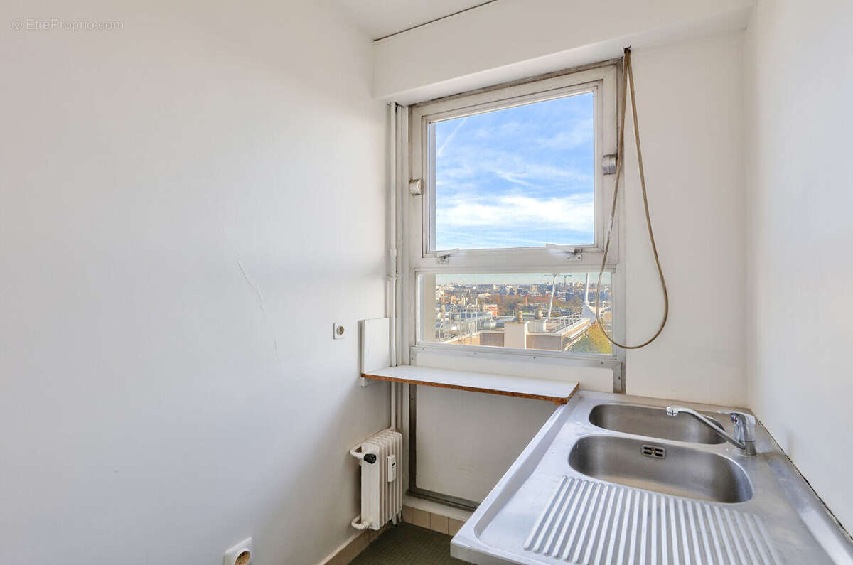 Appartement à PARIS-14E