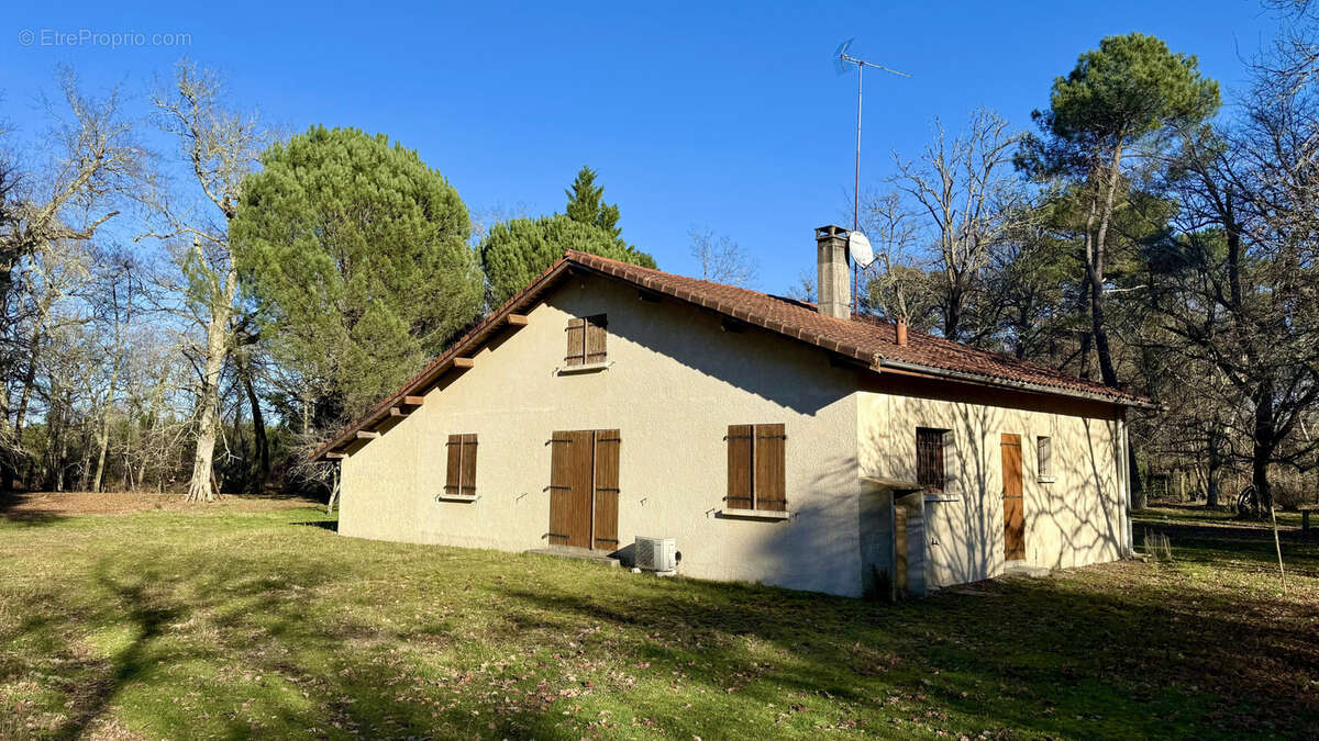 Maison à LUXEY