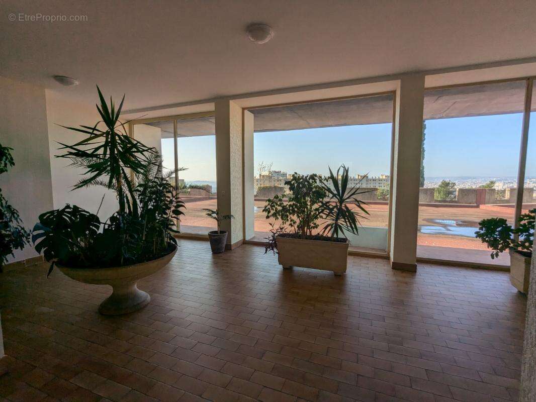 Appartement à MARSEILLE-9E