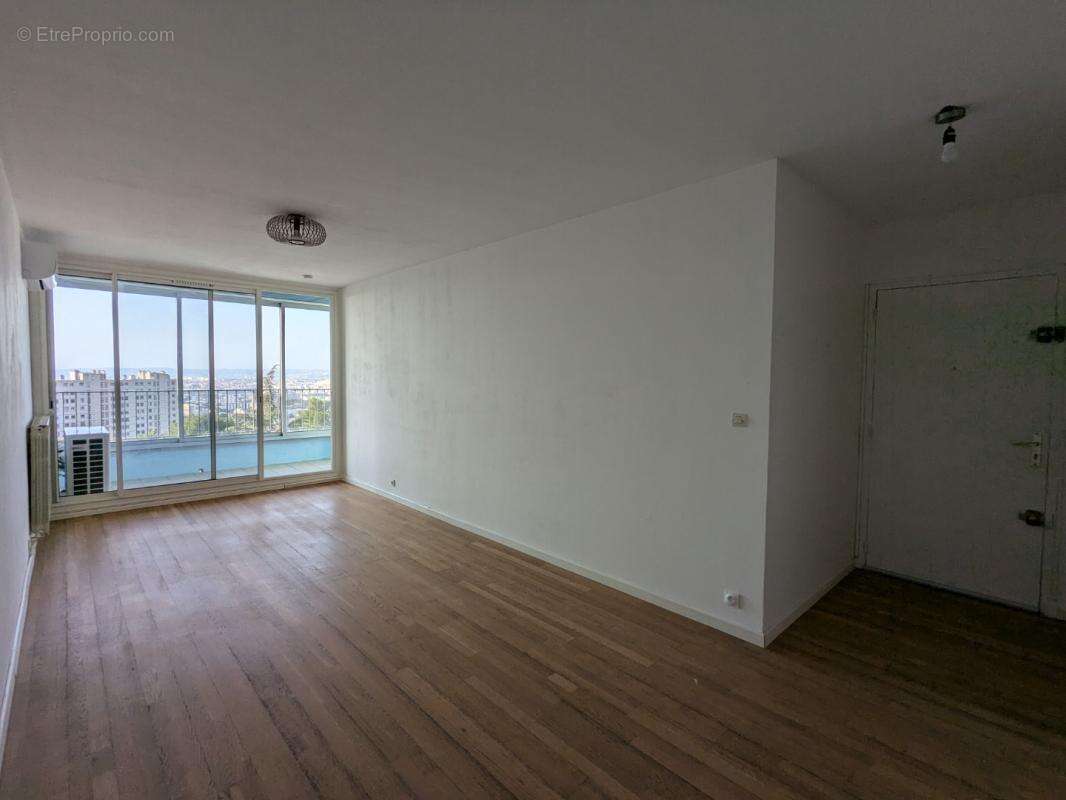 Appartement à MARSEILLE-9E