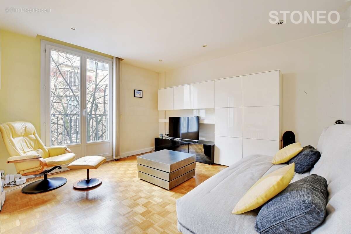 Appartement à PARIS-15E