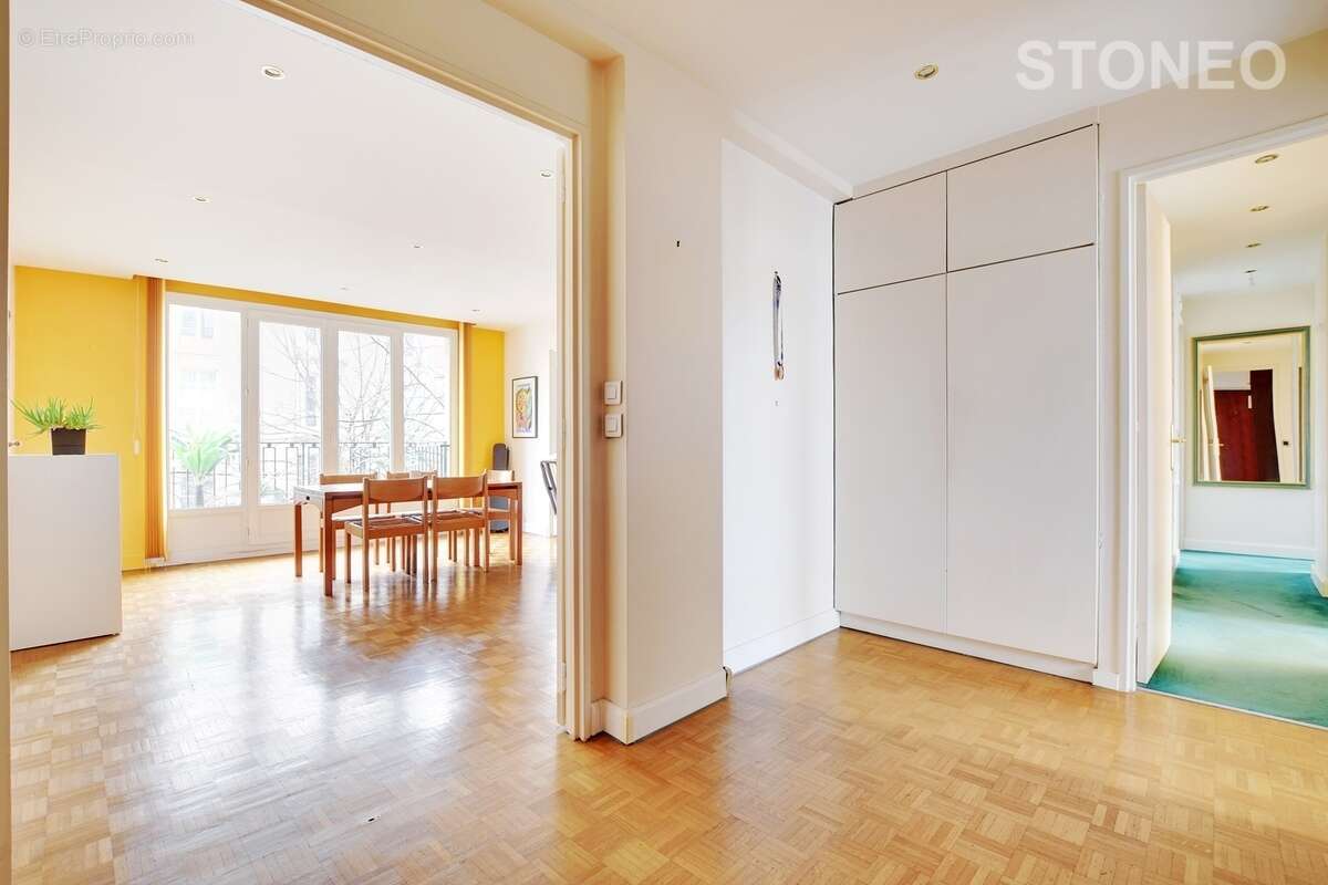 Appartement à PARIS-15E