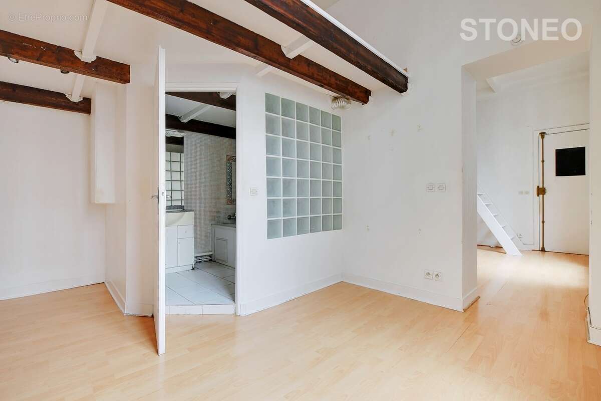 Appartement à PARIS-3E