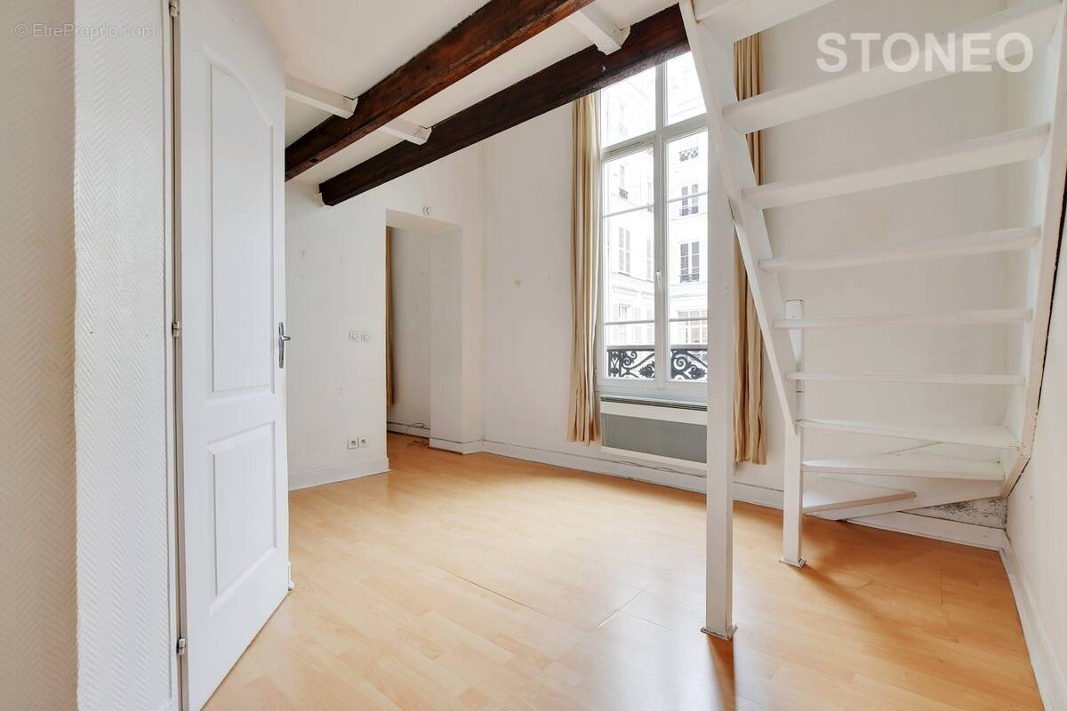 Appartement à PARIS-3E