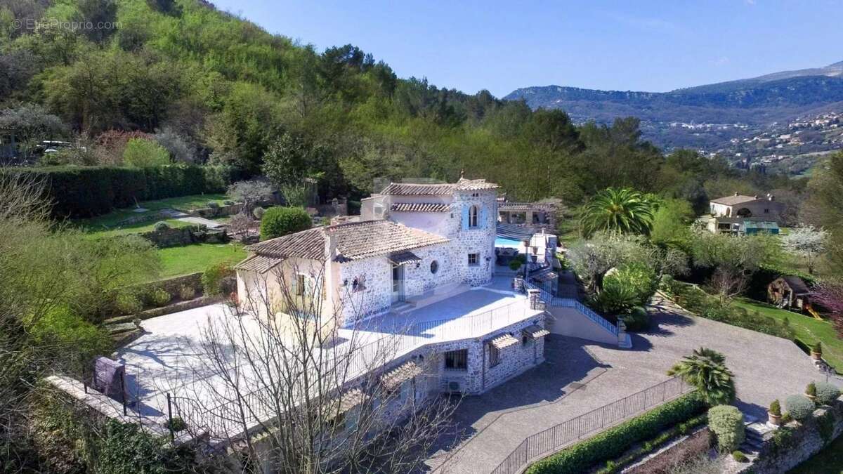 Maison à LE ROURET