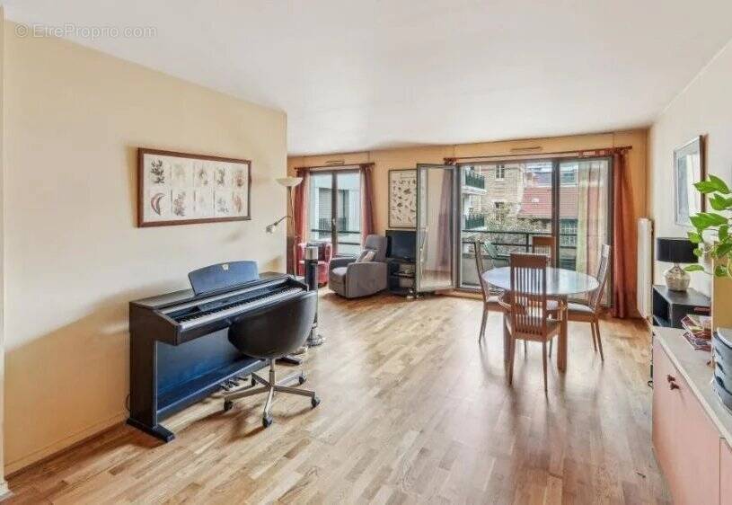 Appartement à PARIS-15E