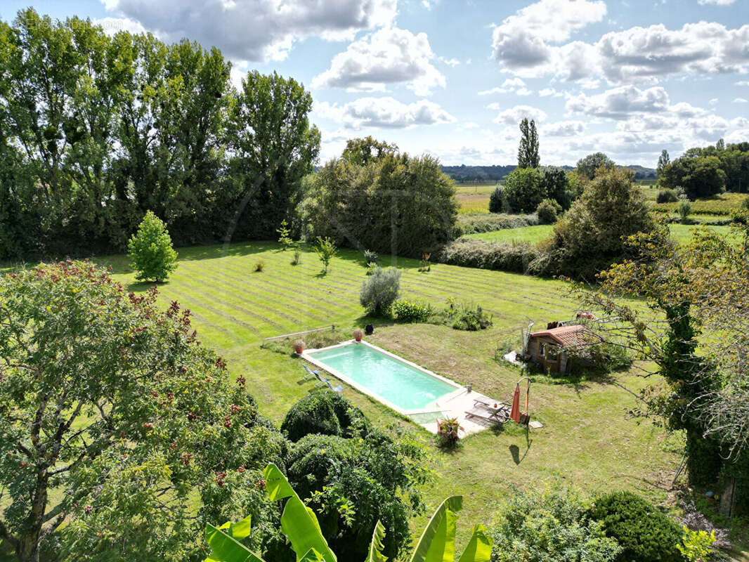 Maison à PUJOLS