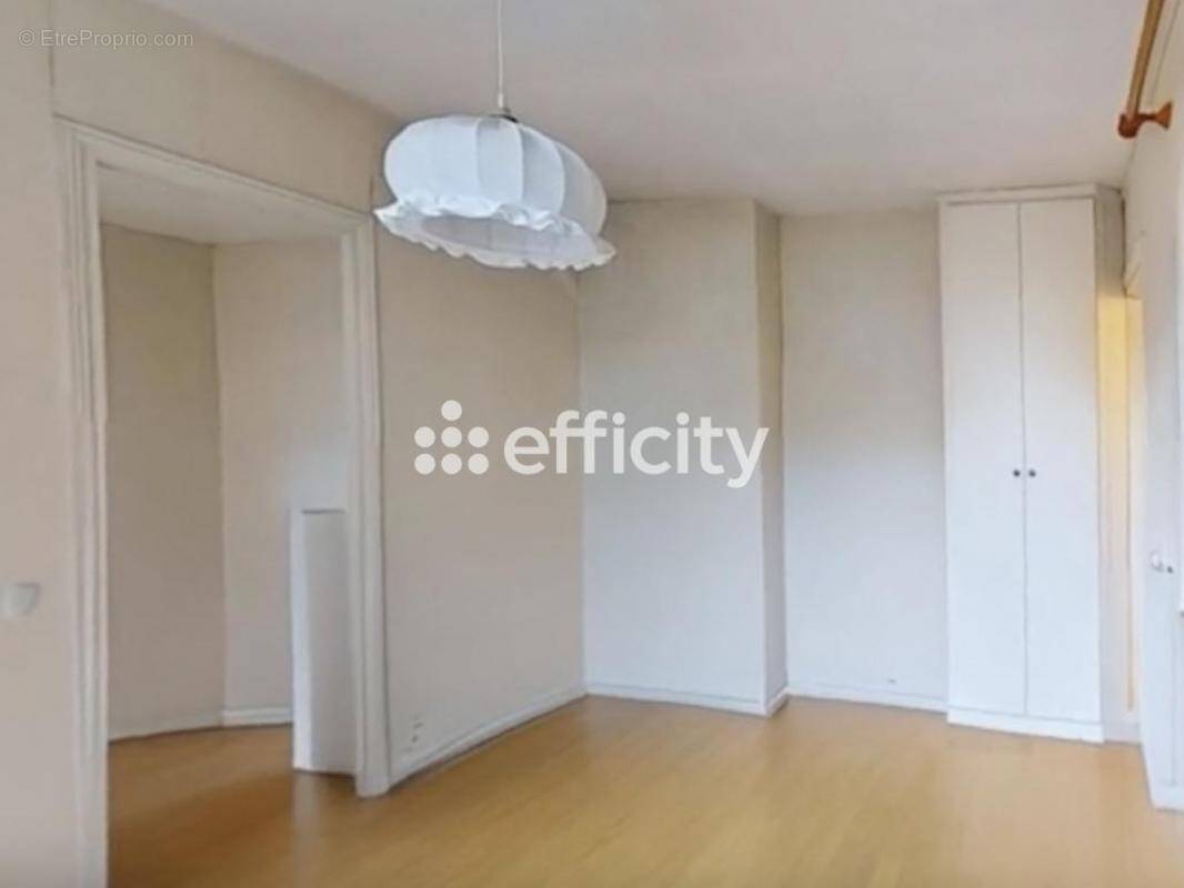 Appartement à LEVALLOIS-PERRET