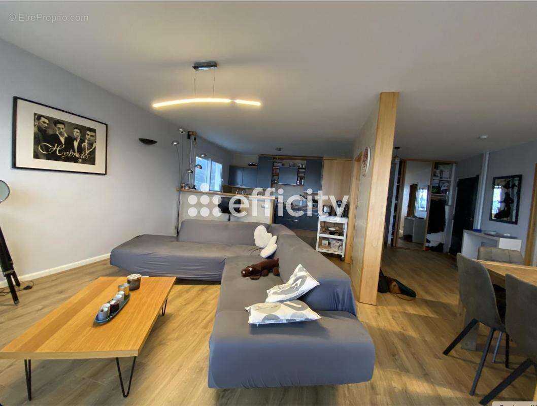 Appartement à SAINT-ETIENNE