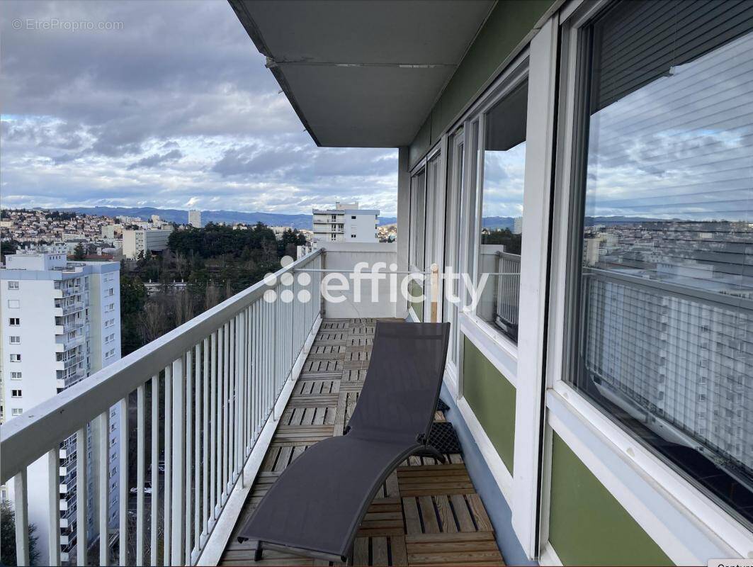 Appartement à SAINT-ETIENNE