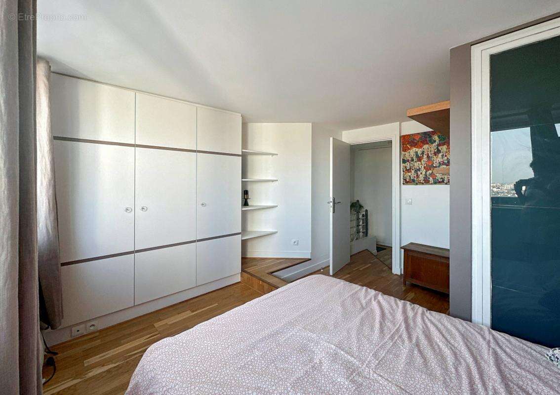 Appartement à PARIS-15E