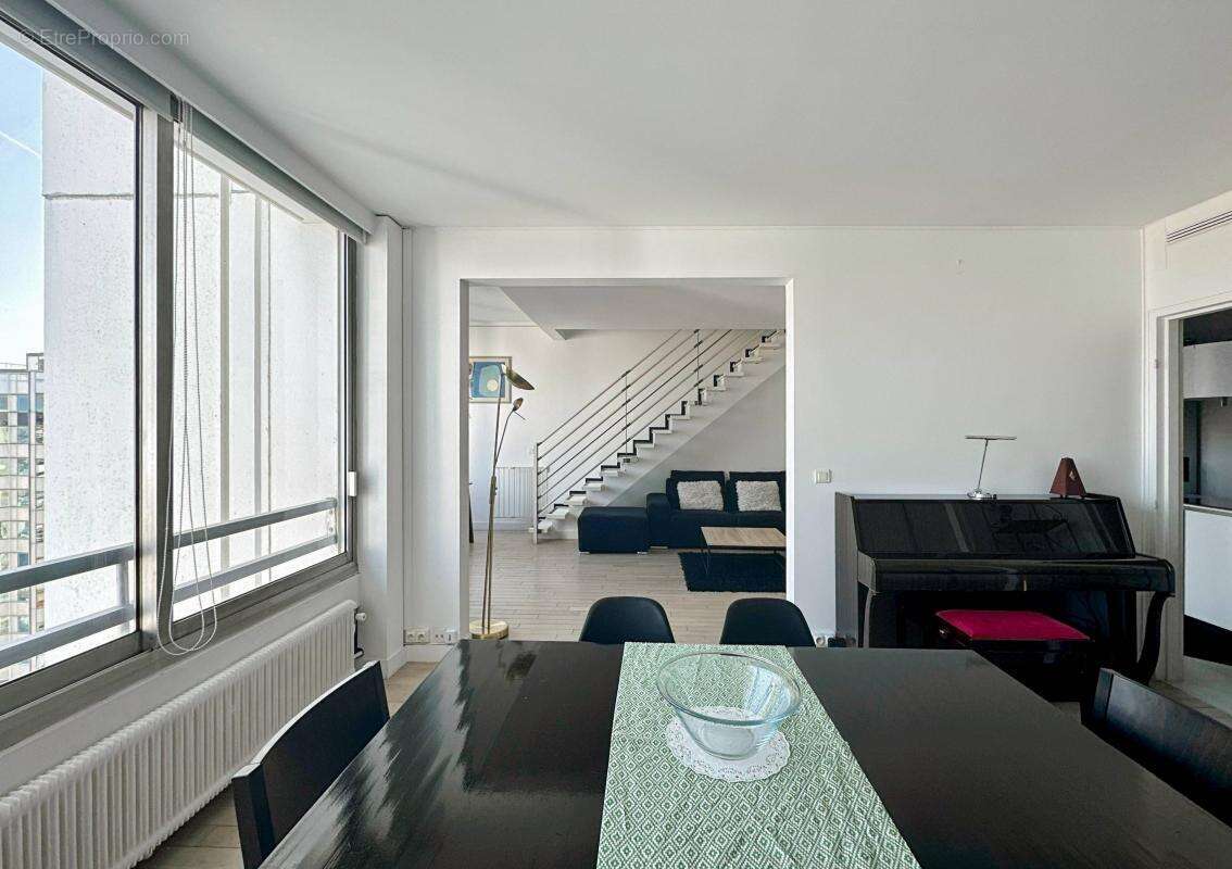 Appartement à PARIS-15E