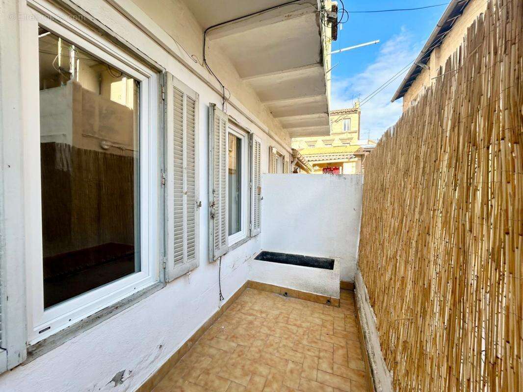 Appartement à MARSEILLE-3E