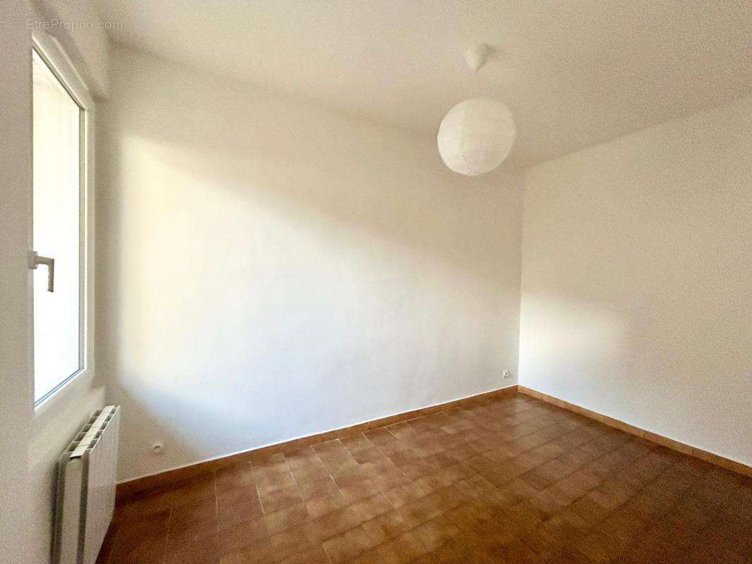 Appartement à MARSEILLE-3E