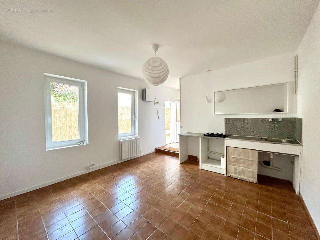 Appartement à MARSEILLE-3E