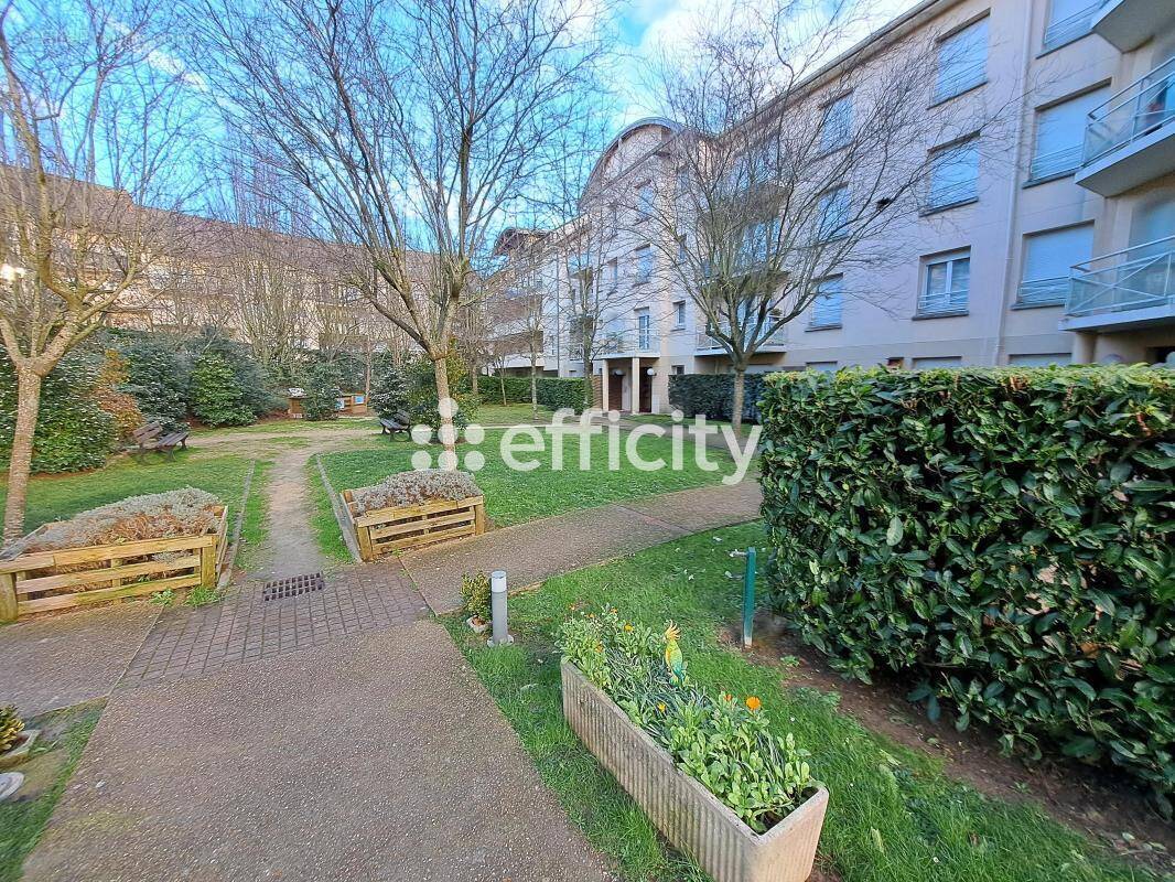 Appartement à JOUY-LE-MOUTIER