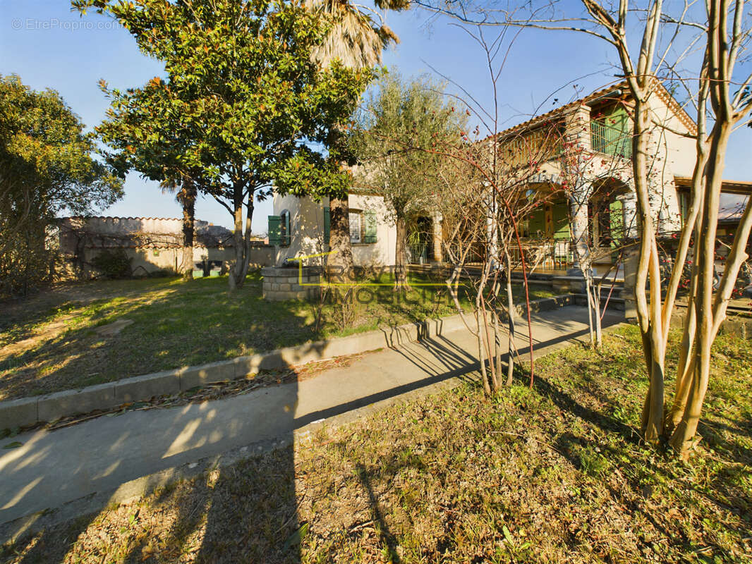 Maison à MONTELIMAR