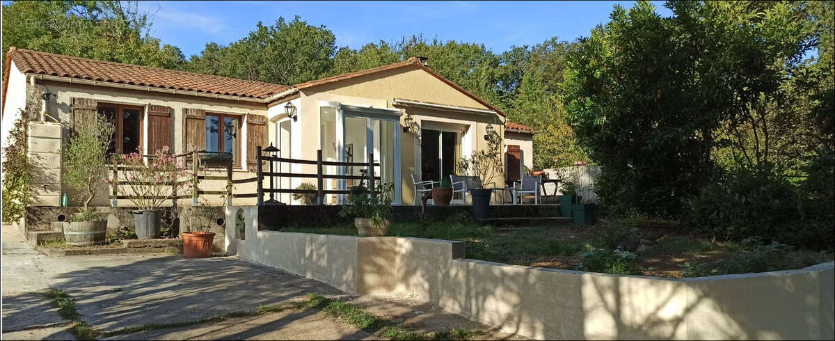 Maison à LA CHAPELLE-DES-POTS