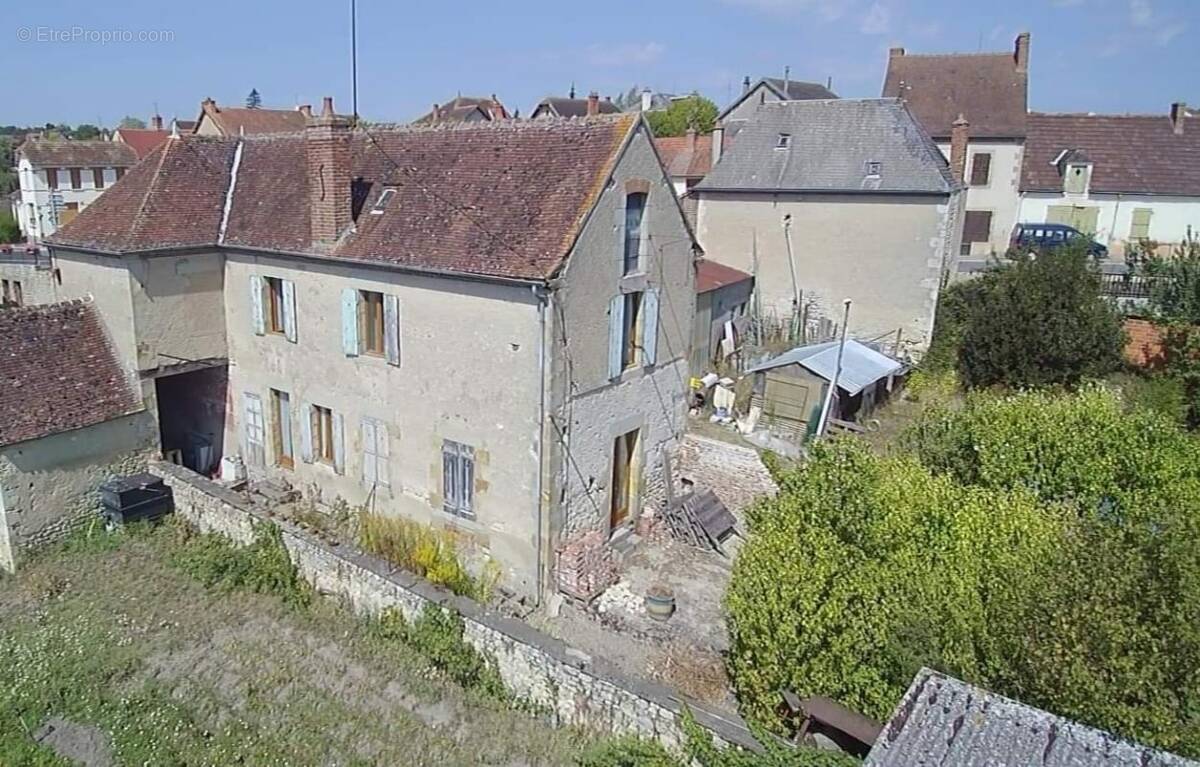 Maison à BESSON