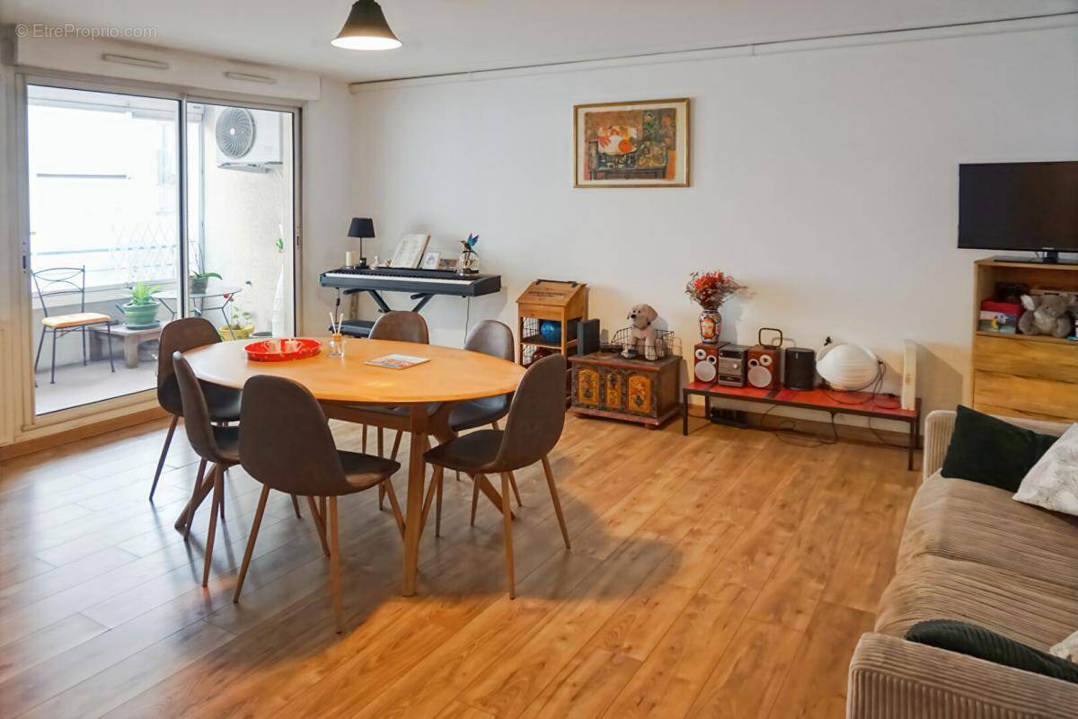 Appartement à MARSEILLE-8E