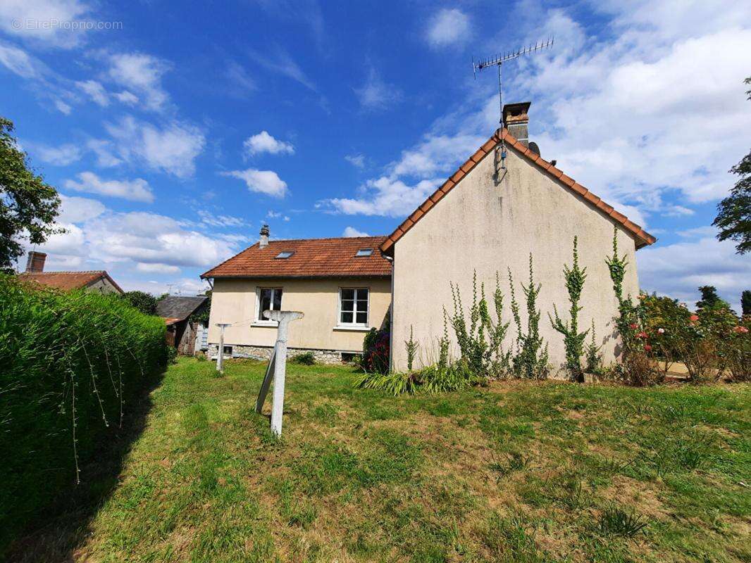 Maison à LA VILLE-AUX-CLERCS