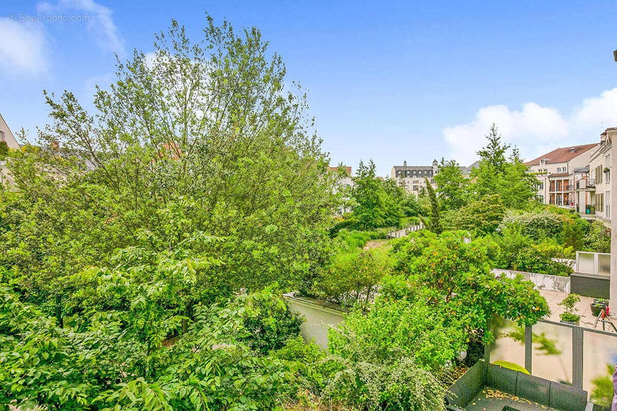 Appartement à LE PLESSIS-ROBINSON