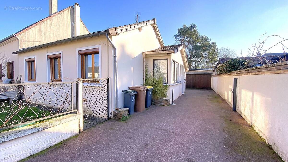 Maison à FONTENAY-LE-FLEURY