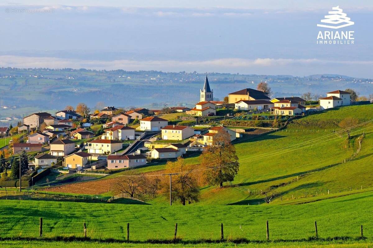 Terrain à POMEYS