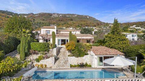 Maison à TOURRETTES-SUR-LOUP