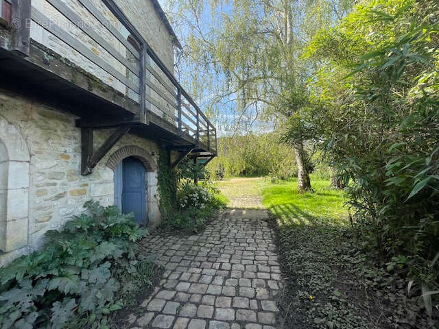 Maison à NOYEN-SUR-SARTHE