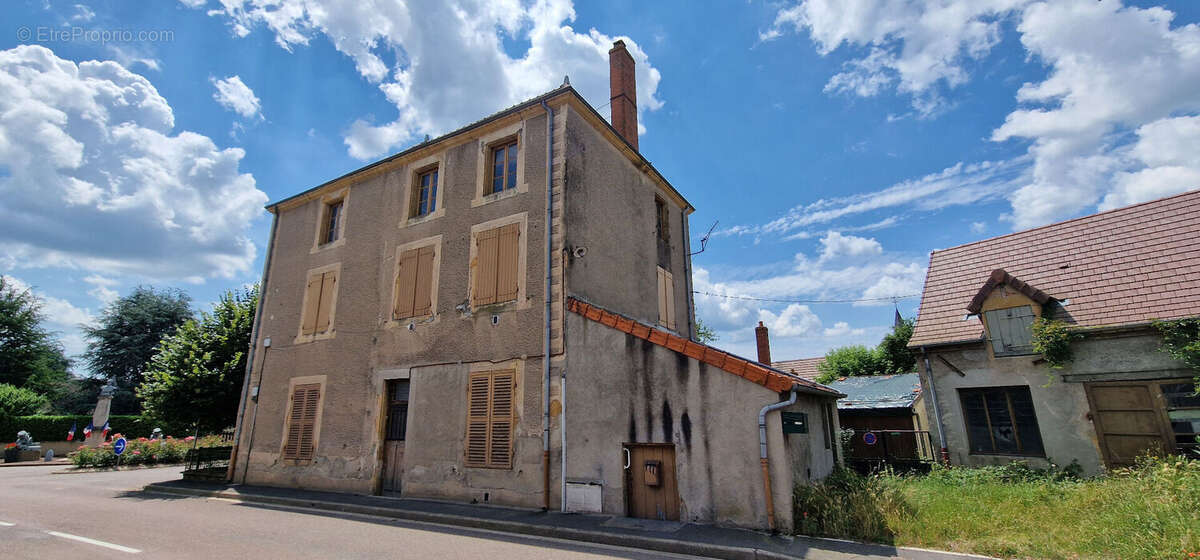 Maison à VINDECY