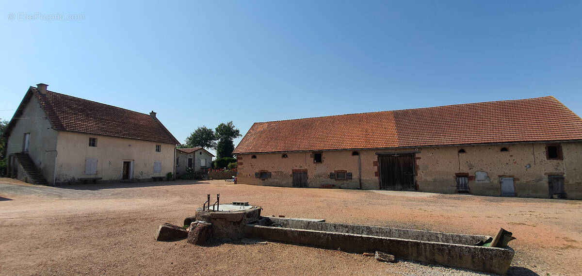 Maison à LE DONJON