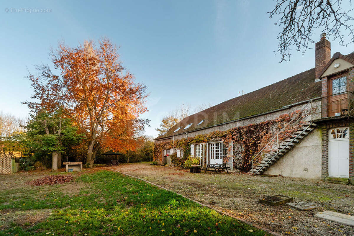 Maison à FLOGNY-LA-CHAPELLE