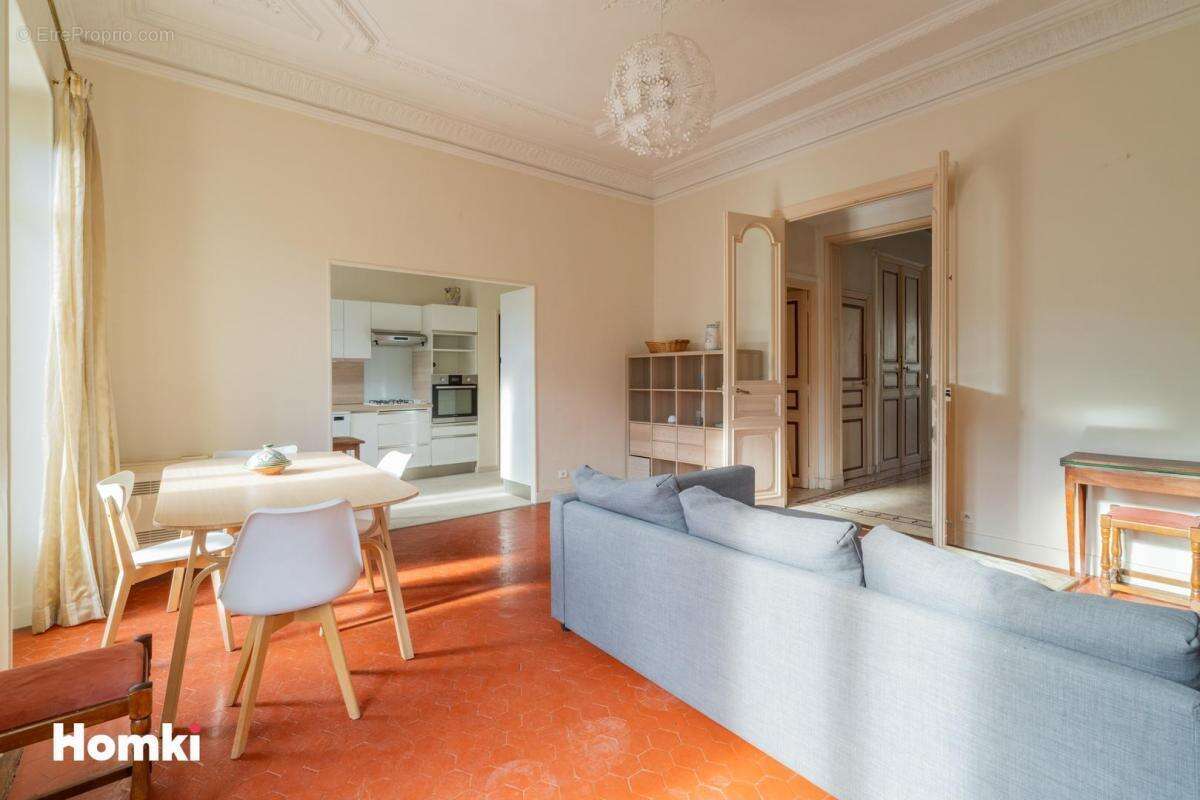 Appartement à MARSEILLE-1E