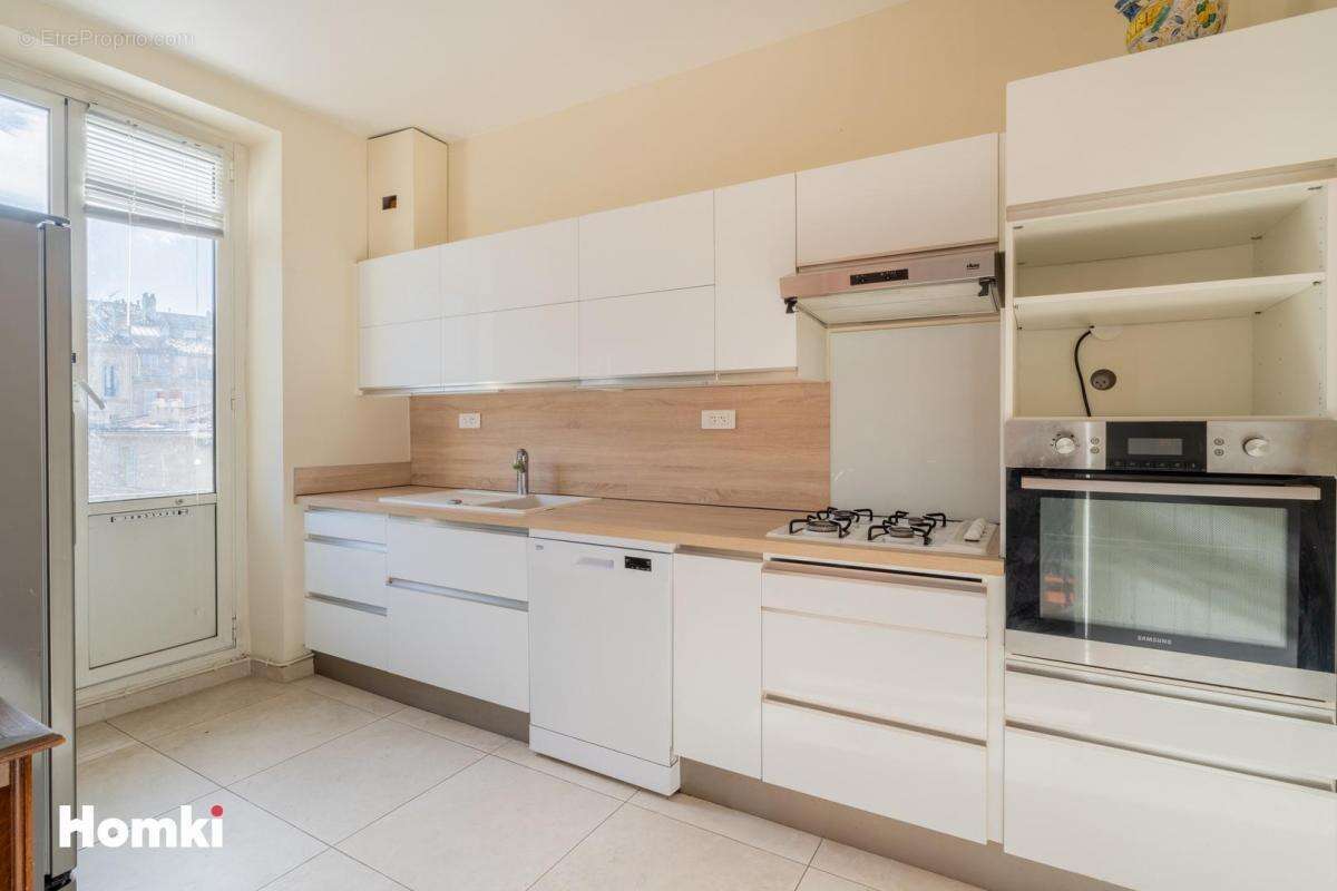 Appartement à MARSEILLE-1E