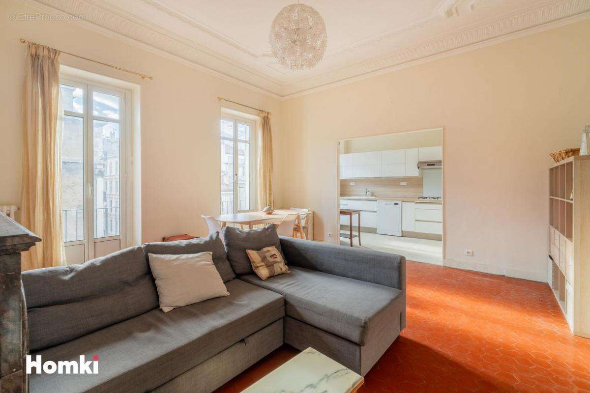 Appartement à MARSEILLE-1E