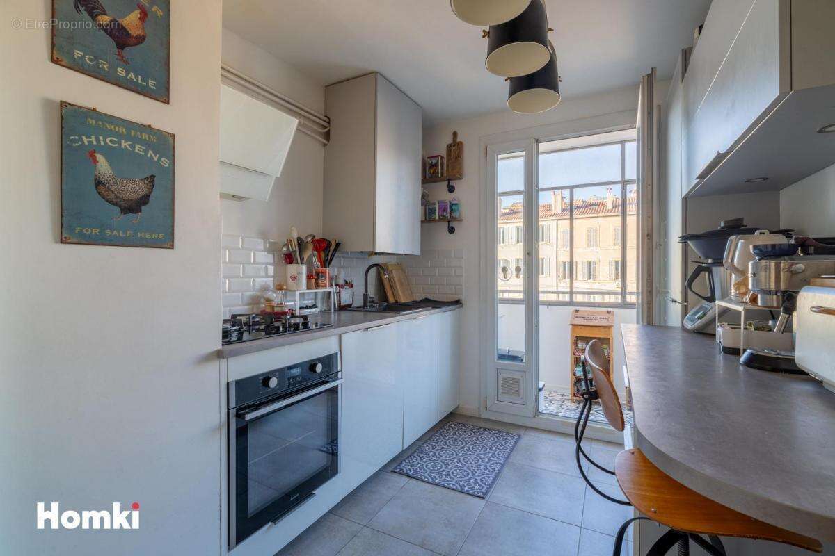 Appartement à MARSEILLE-5E