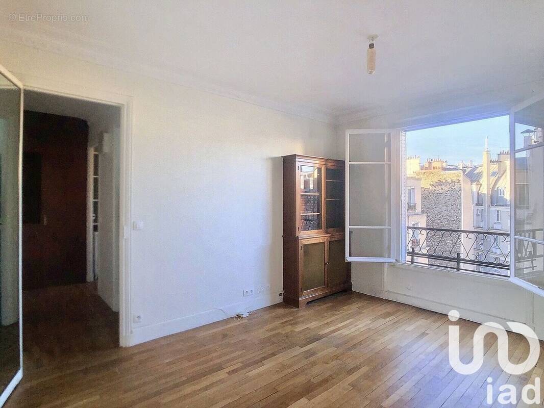 Photo 1 - Appartement à PARIS-11E