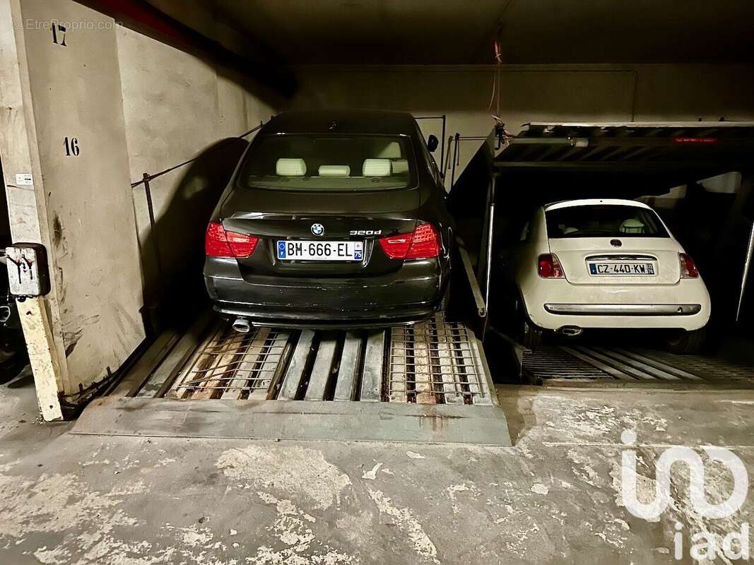 Photo 2 - Parking à PARIS-17E