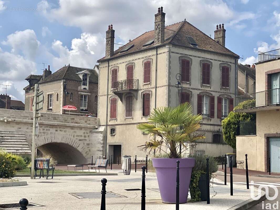 Photo 4 - Commerce à PONT-SUR-YONNE