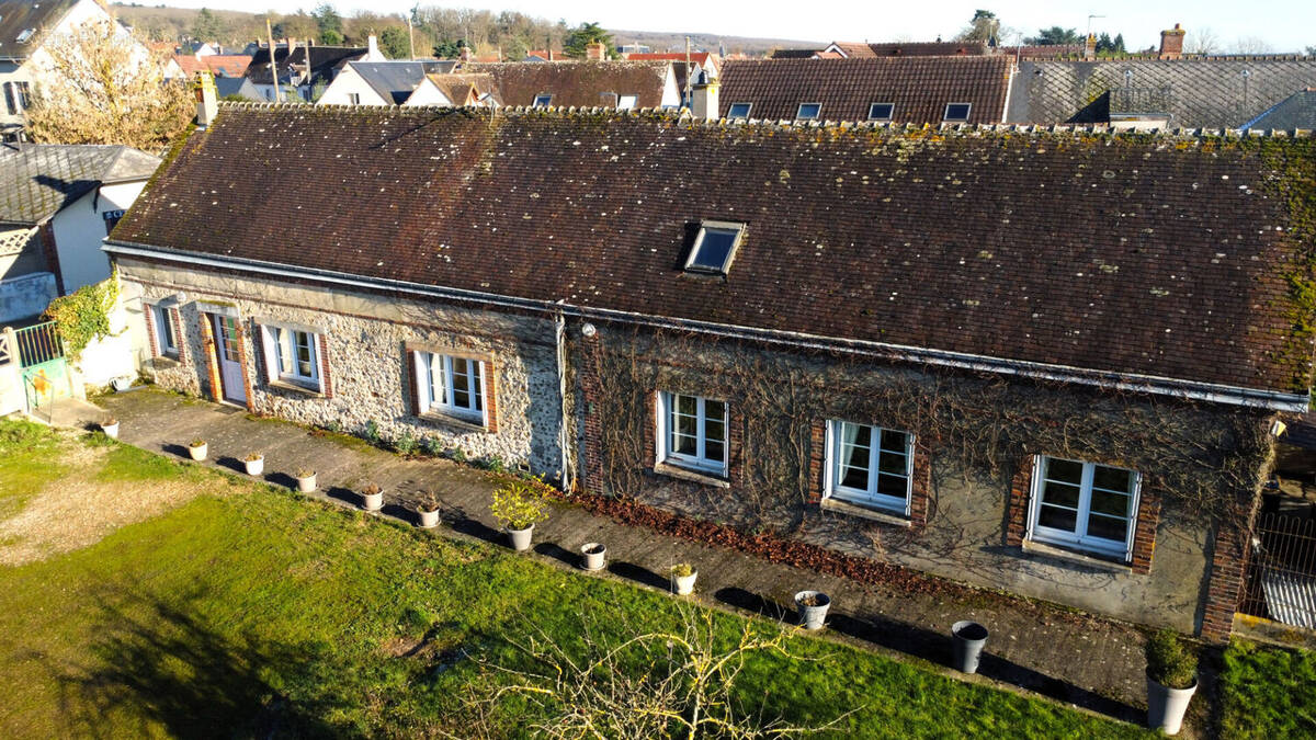 Maison à FONTAINE-LA-GUYON