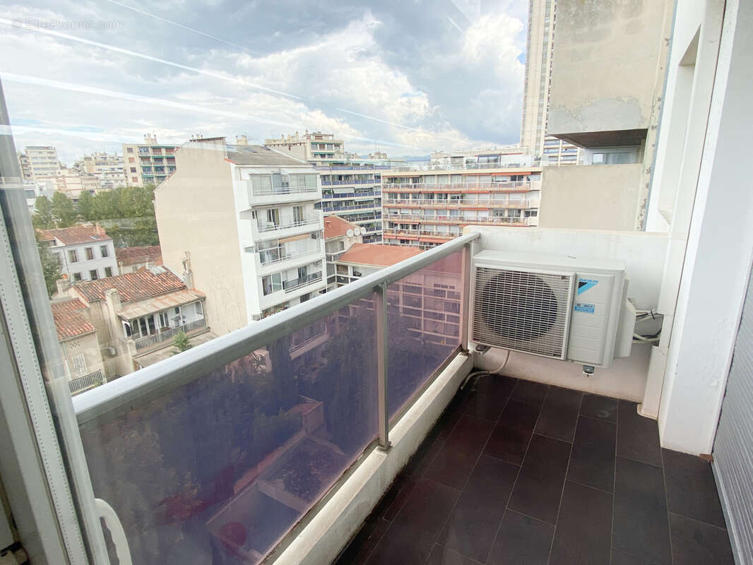 Appartement à MARSEILLE-8E