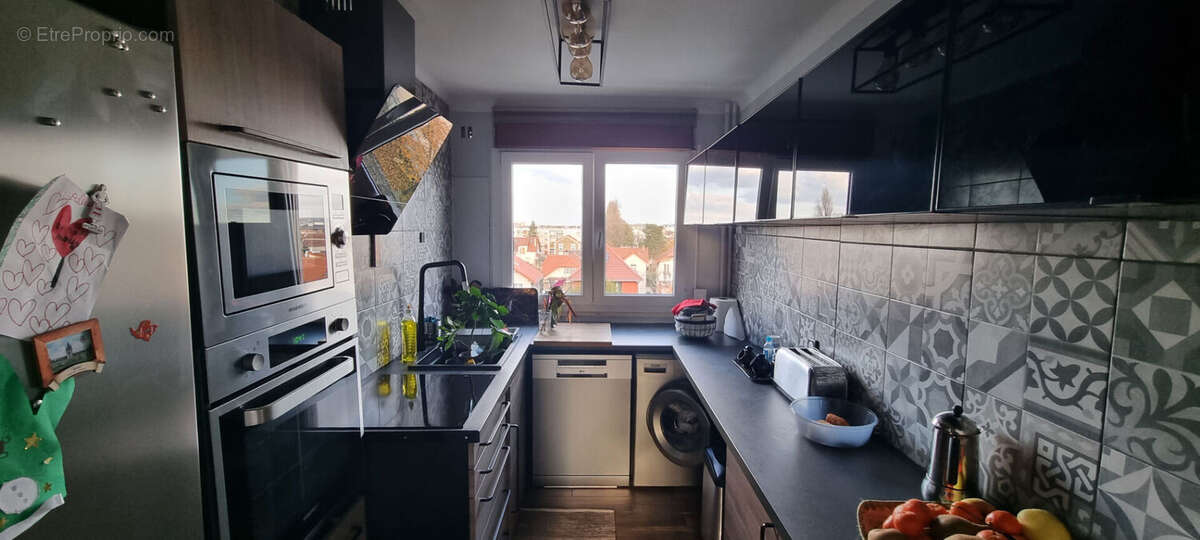 Appartement à LES PAVILLONS-SOUS-BOIS